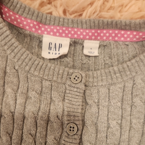 New Gap Sweater - Picture 2 of 2